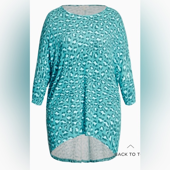 Avenue NWT hi-low top in green animal print, size 18/20 could easily fit 22/24. - Picture 4 of 9